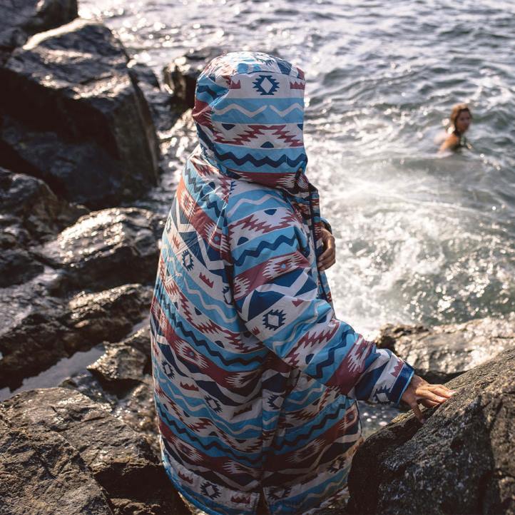 Clothing Passenger 22N813 Roaming Recycled Sherpa Lined Changing Robe Multi Geo Stripe Coral Men Multi