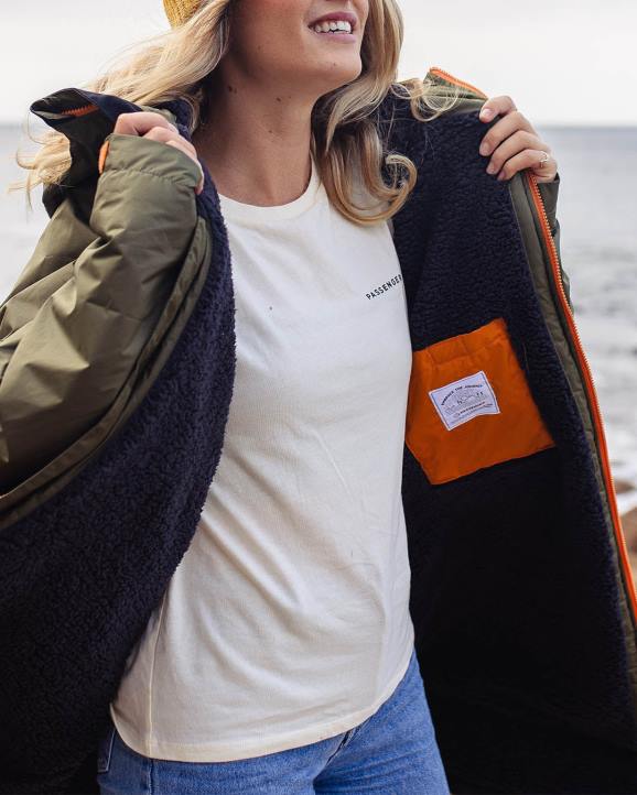 Clothing Passenger 22N8607 Roaming Recycled Sherpa Lined Changing Robe Black/Khaki Unisex Khaki