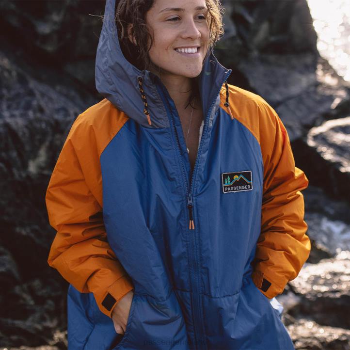 Clothing Passenger 22N8609 Roaming Recycled Sherpa Lined Changing Robe Ensign Blue/Sunrise Orange Unisex Blue