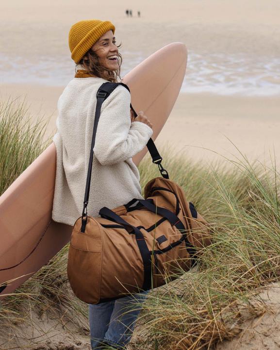 WoAccessories Passenger 22N81111 Weekender 58L Recycled Duffle Bag Golden Brown Women Brown