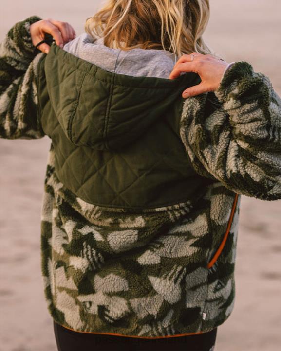 WoClothing Passenger 22N8663 Sefton Recycled Deep-Pile Sherpa Fleece Fir Tree Women Tree