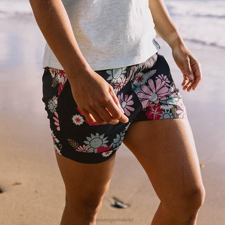 WoClothing Passenger 22N8911 Santosa Shorts Black Flower Burst Women Black